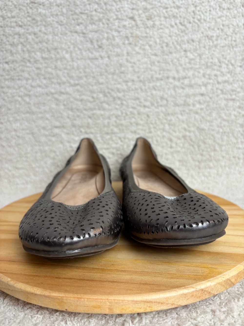 Vionic Shoes Womens 8.5 Robyn Ballet Flats Perforated Pewter Metallic Leather - Picture 6 of 11